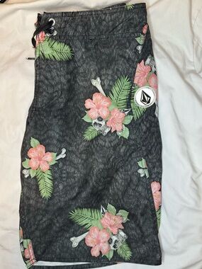 Volcom Board Shorts Skull Floral Black Swim Trunks Surf Skate Mens 34